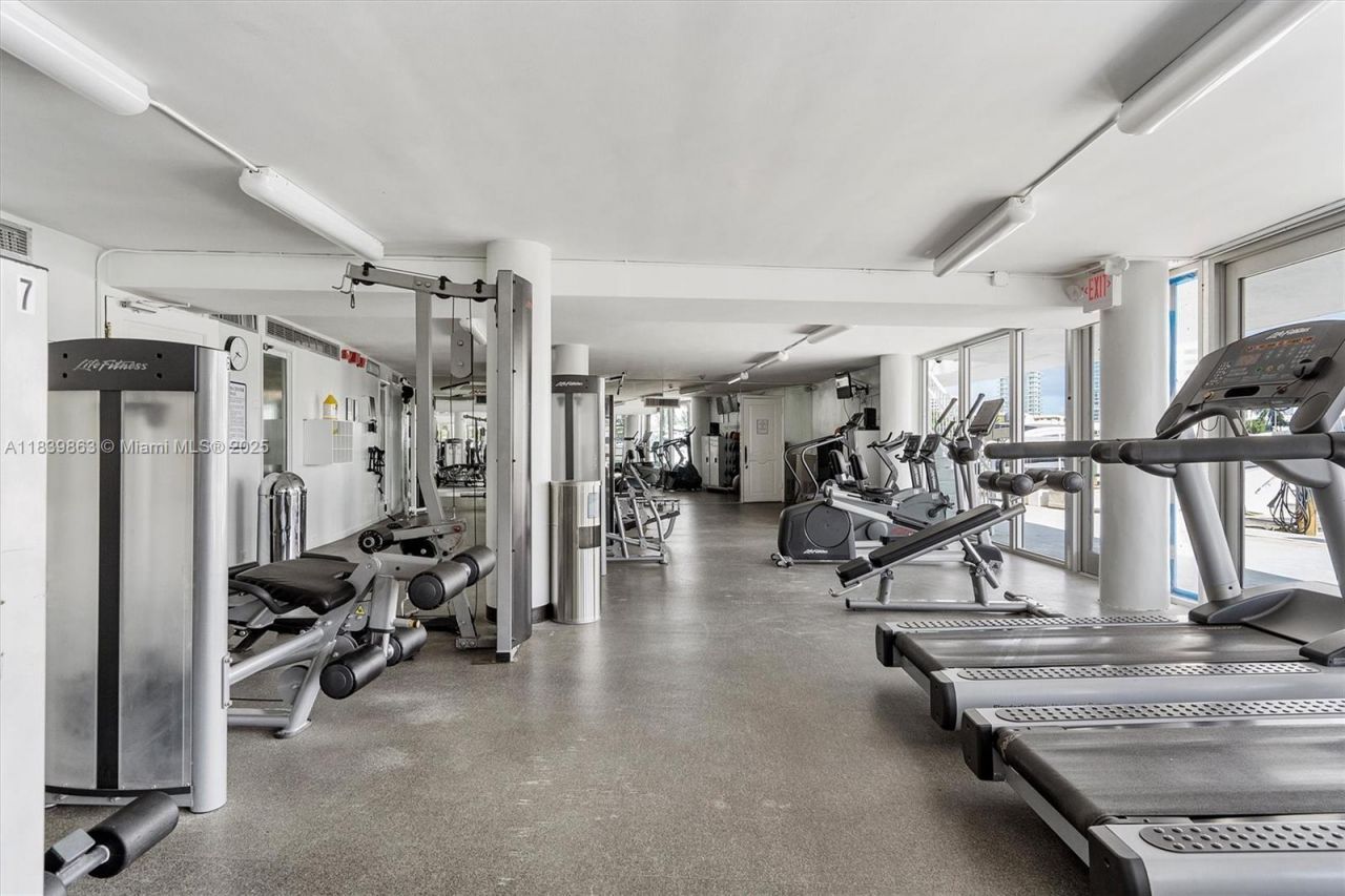 900 Bay Dr, Unit 718+Dock S, Miami Beach, FL 33141 Photo