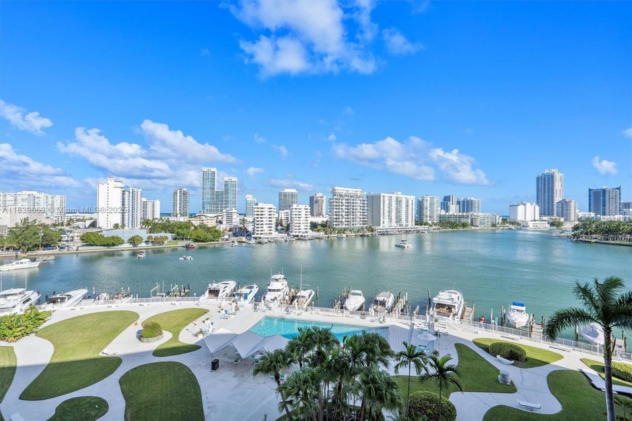 900 Bay Dr, Unit 718+Dock S, Miami Beach, FL 33141 Photo