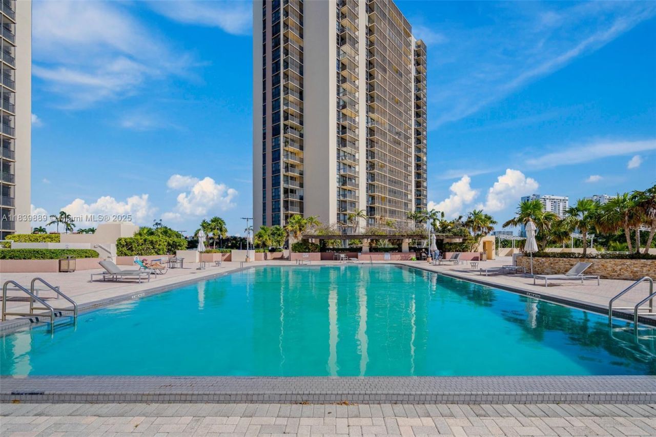 20379 W Country Club Dr, Unit PH38, Aventura, FL 33180 Photo