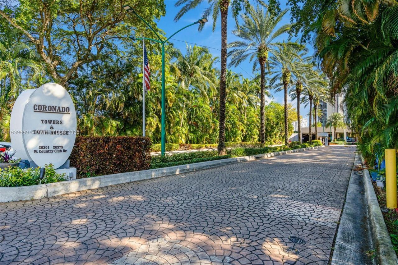 20379 W Country Club Dr, Unit PH38, Aventura, FL 33180 Photo