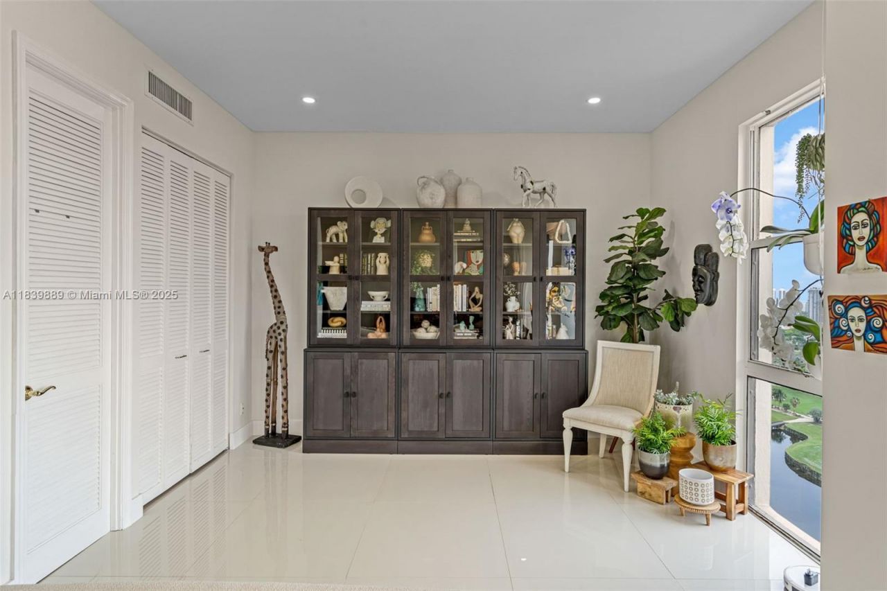 20379 W Country Club Dr, Unit PH38, Aventura, FL 33180 Photo