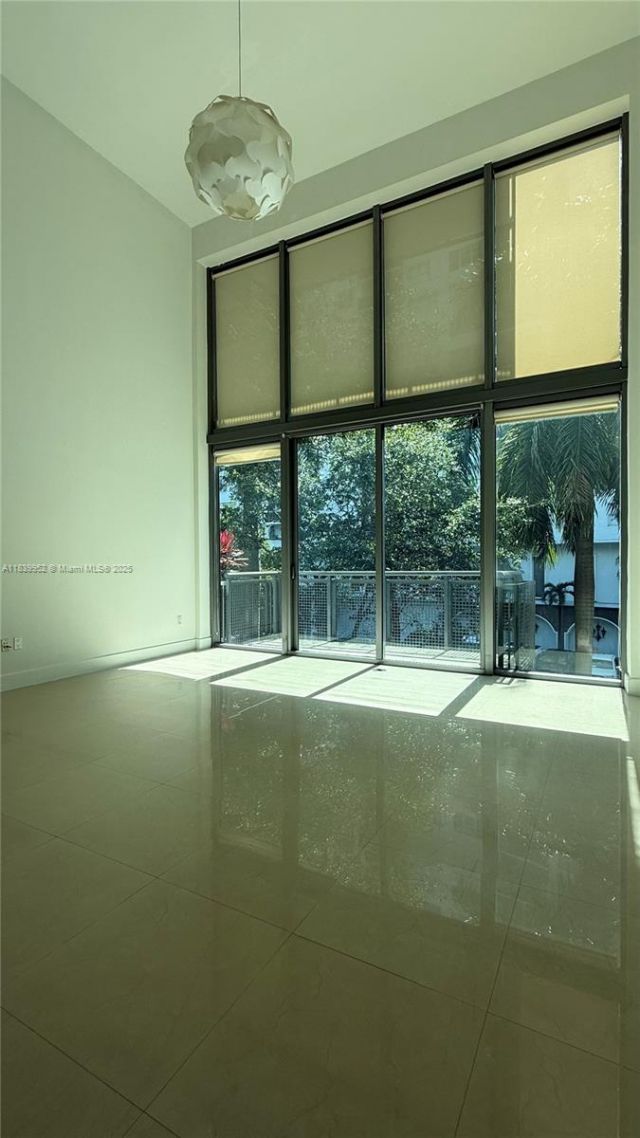 6000 Collins Ave, Unit 323, Miami Beach, FL 33140 Photo