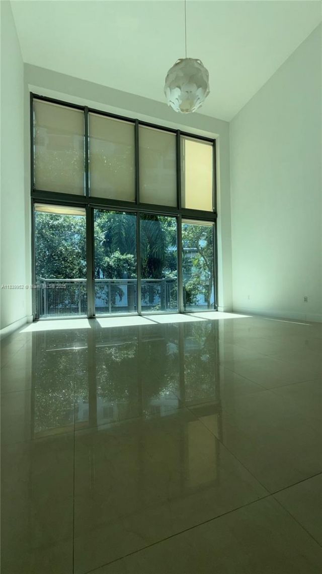 6000 Collins Ave, Unit 323, Miami Beach, FL 33140 Photo