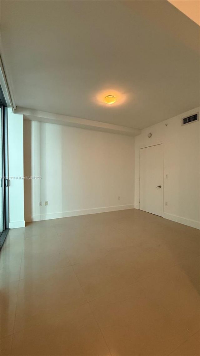 6000 Collins Ave, Unit 323, Miami Beach, FL 33140 Photo