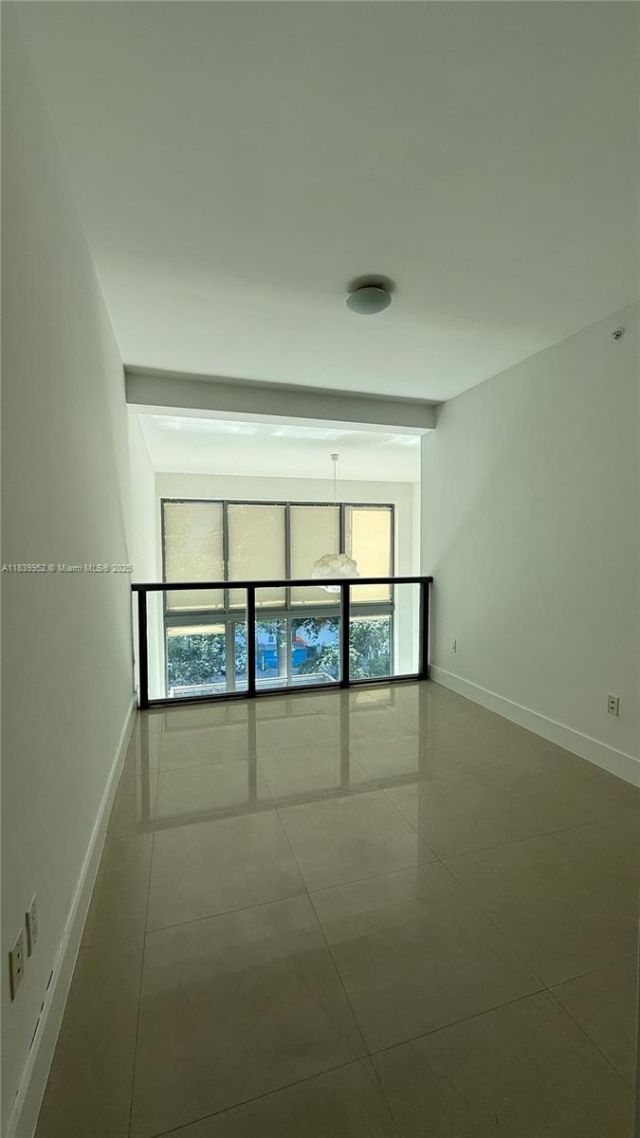 6000 Collins Ave, Unit 323, Miami Beach, FL 33140 Photo