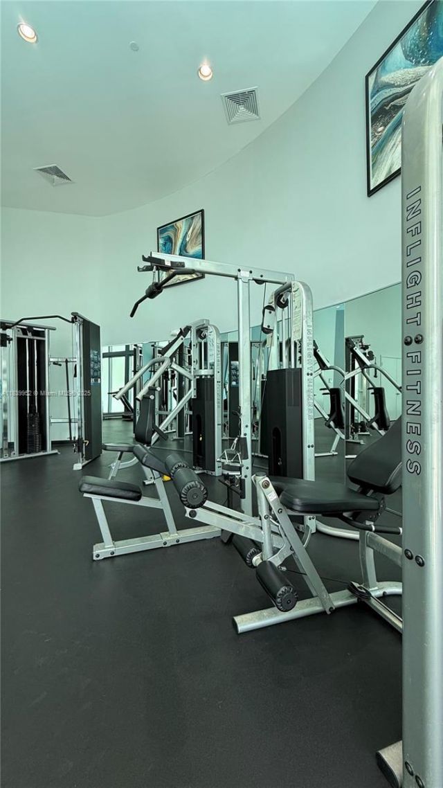 6000 Collins Ave, Unit 323, Miami Beach, FL 33140 Photo