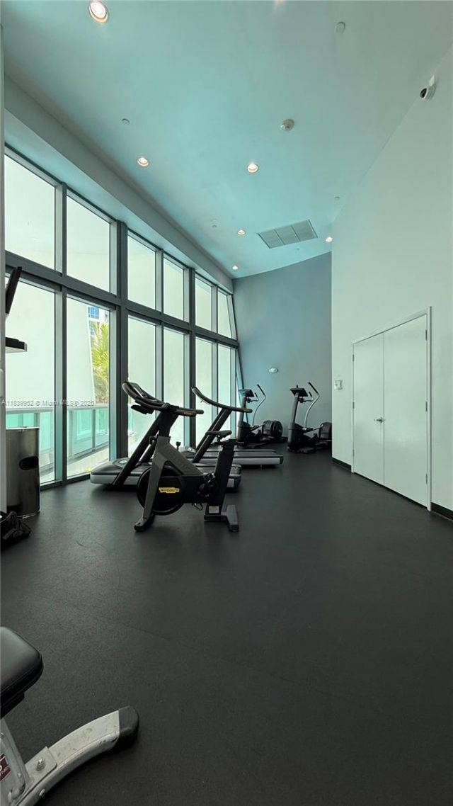 6000 Collins Ave, Unit 323, Miami Beach, FL 33140 Photo