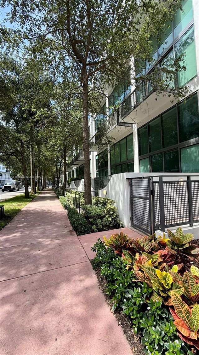 6000 Collins Ave, Unit 323, Miami Beach, FL 33140 Photo