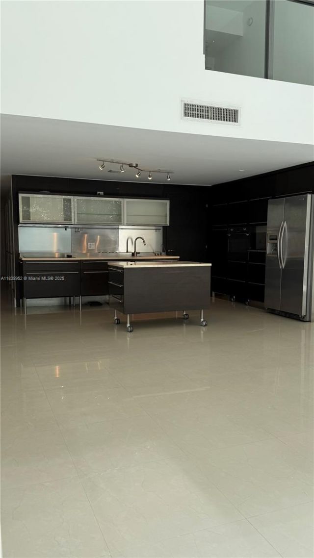 6000 Collins Ave, Unit 323, Miami Beach, FL 33140 Photo