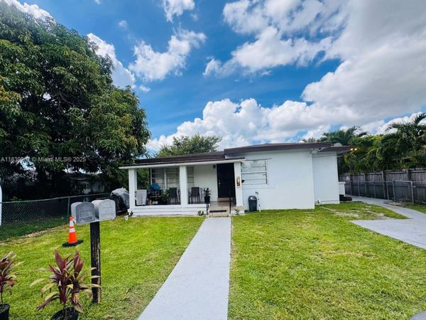 7230 NW 3rd St, Miami, FL 33126