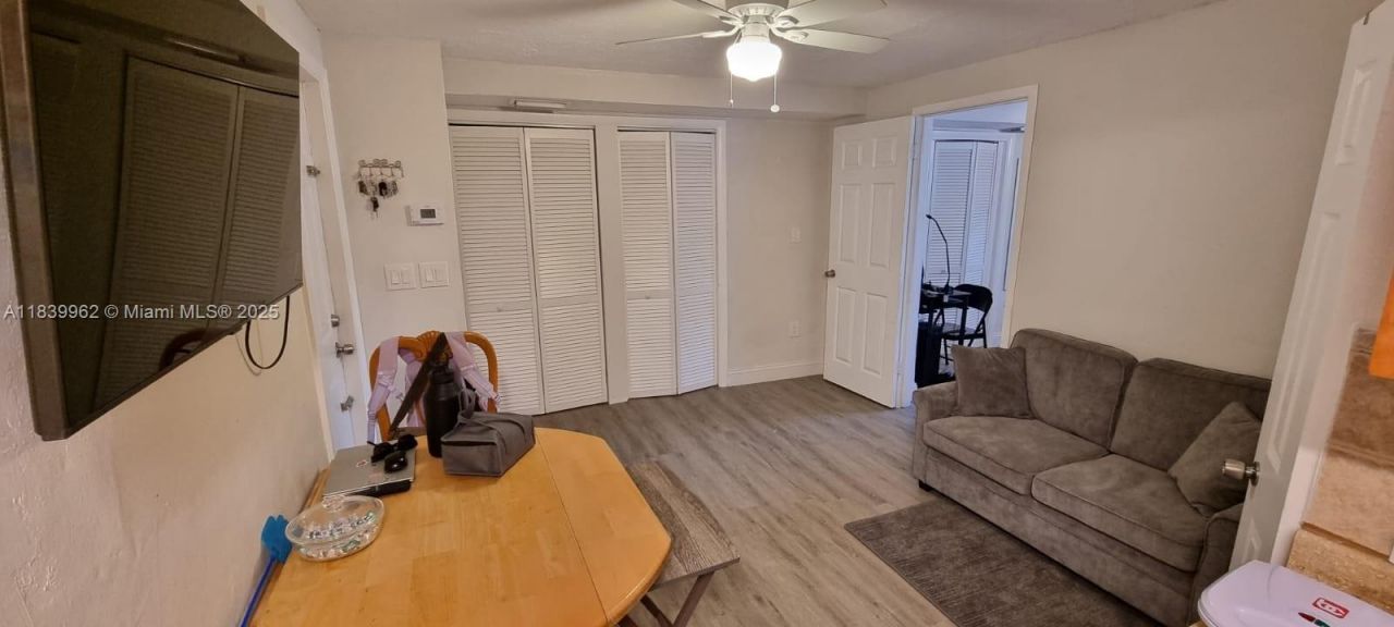 7230 NW 3rd St, Miami, FL 33126 Photo