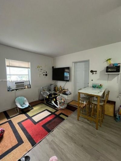 7230 NW 3rd St, Miami, FL 33126 Photo