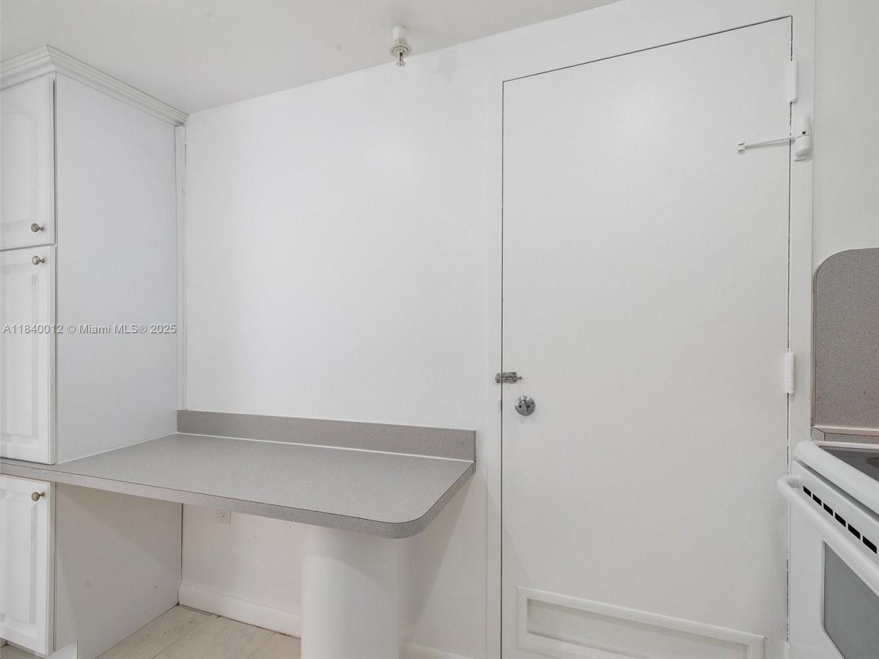 400 Kings Point Dr, Unit 523, Sunny Isles Beach, FL 33160 Photo