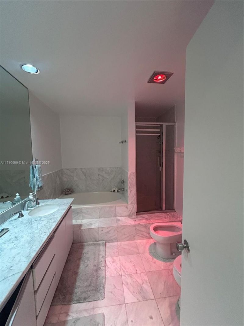 324 Poinciana Dr, Unit 906, Sunny Isles Beach, FL 33160 Photo