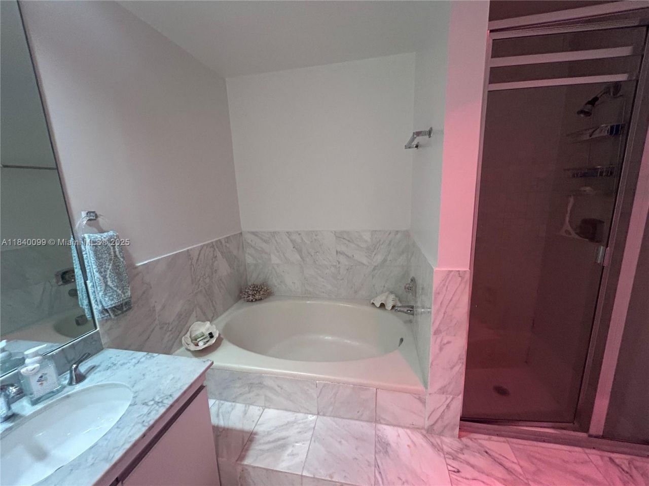 324 Poinciana Dr, Unit 906, Sunny Isles Beach, FL 33160 Photo