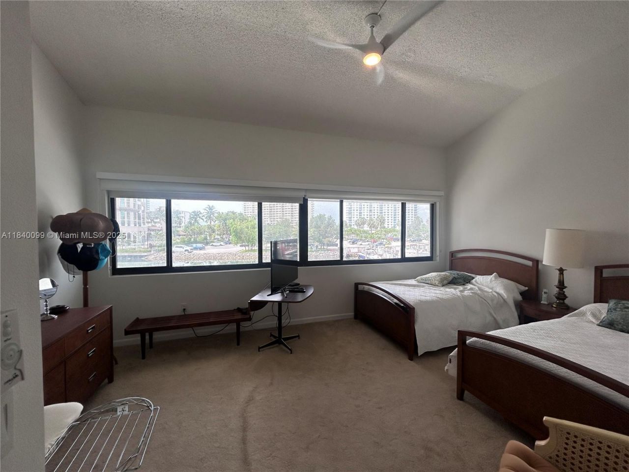 324 Poinciana Dr, Unit 906, Sunny Isles Beach, FL 33160 Photo