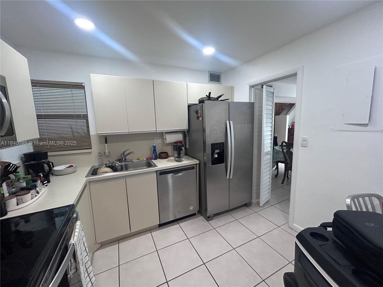 324 Poinciana Dr, Unit 906, Sunny Isles Beach, FL 33160 Photo