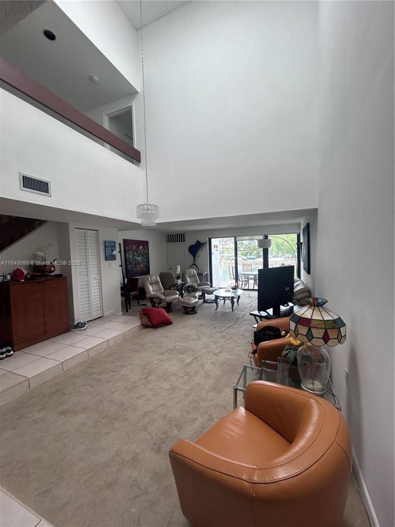 324 Poinciana Dr, Unit 906, Sunny Isles Beach, FL 33160 Photo
