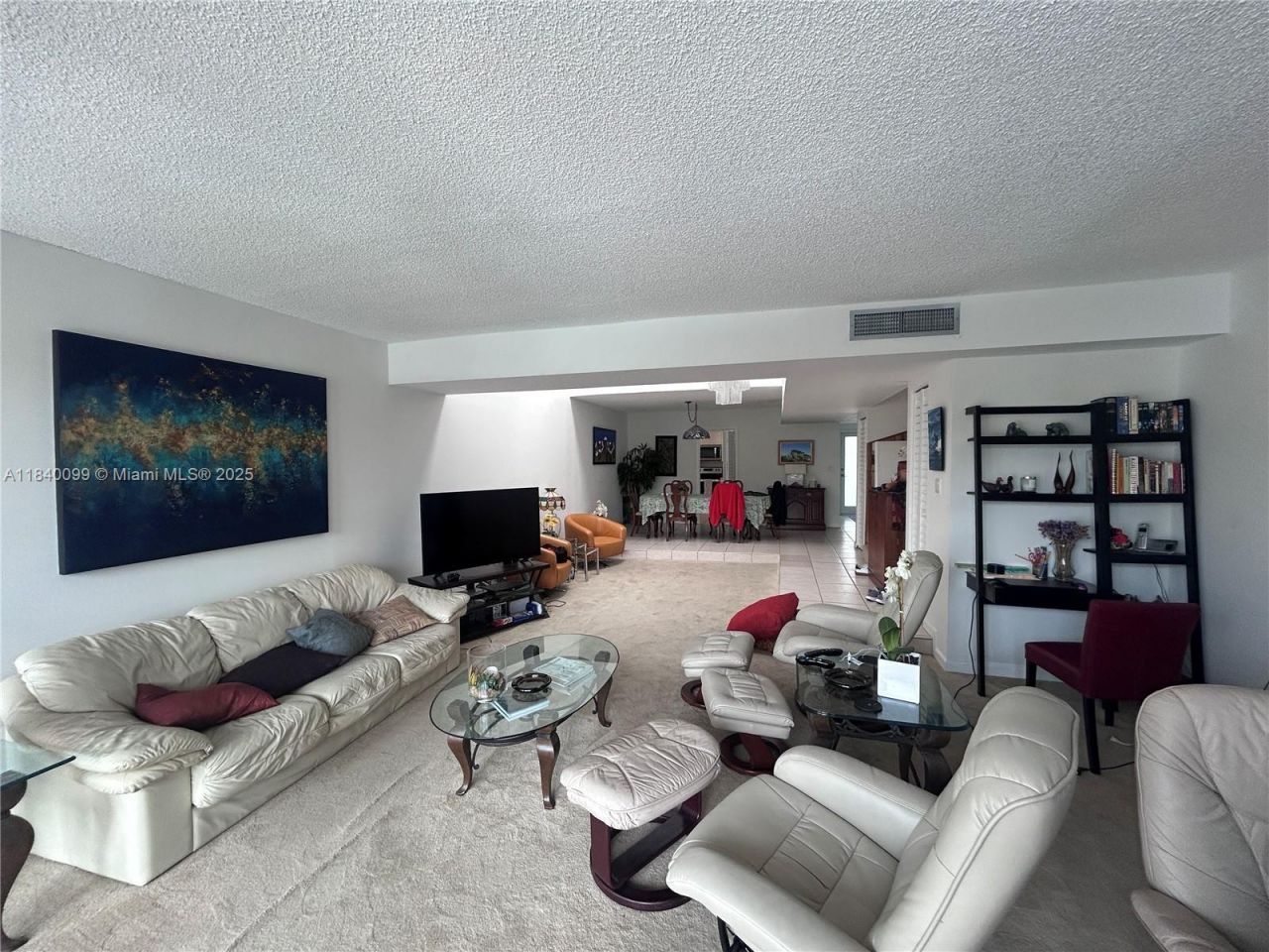 324 Poinciana Dr, Unit 906, Sunny Isles Beach, FL 33160 Photo