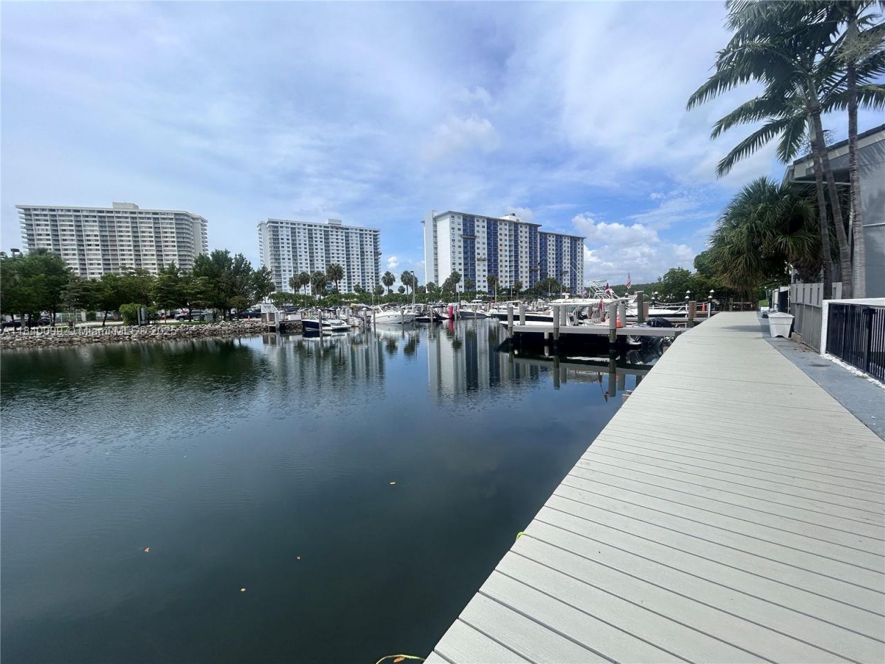 324 Poinciana Dr, Unit 906, Sunny Isles Beach, FL 33160 Photo