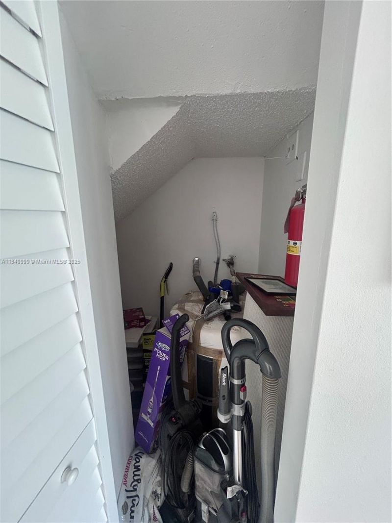 324 Poinciana Dr, Unit 906, Sunny Isles Beach, FL 33160 Photo