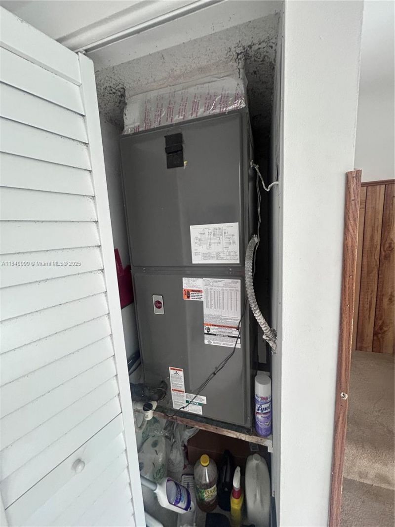 324 Poinciana Dr, Unit 906, Sunny Isles Beach, FL 33160 Photo