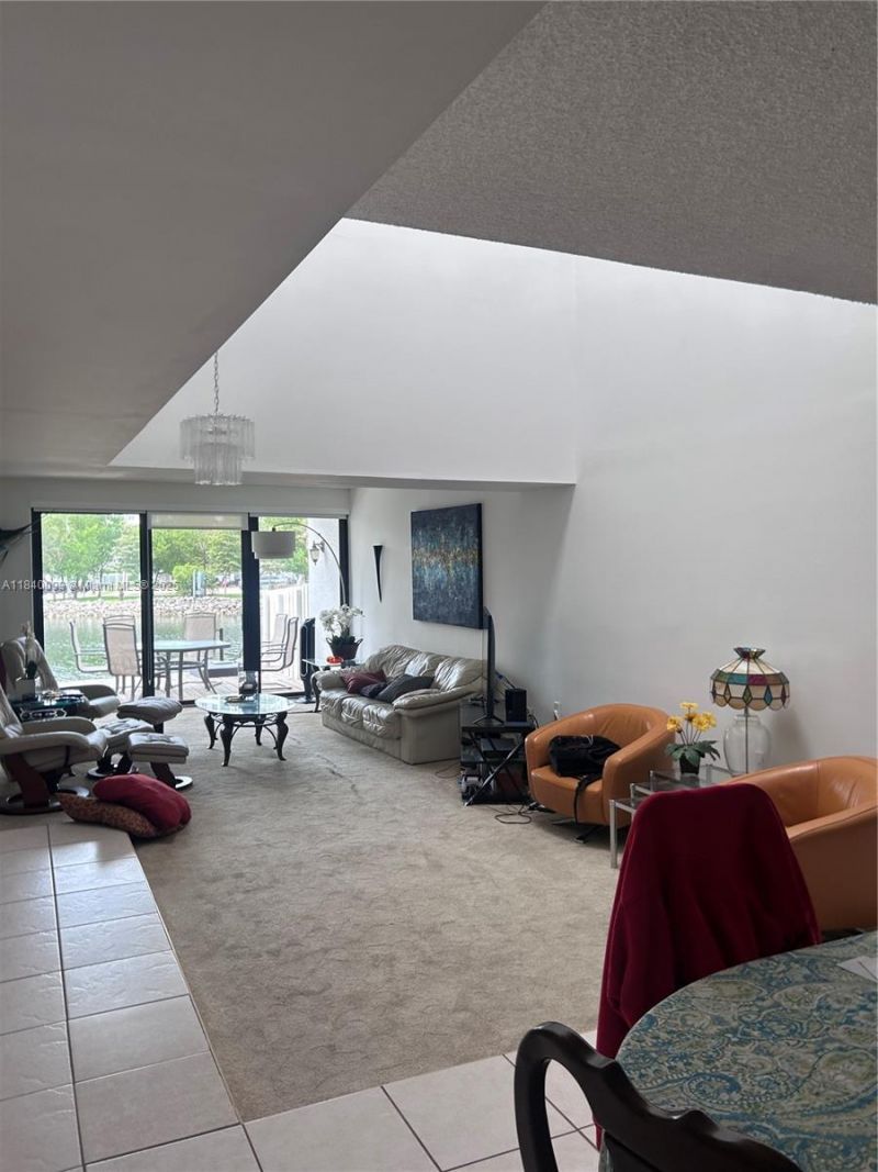 324 Poinciana Dr, Unit 906, Sunny Isles Beach, FL 33160 Photo