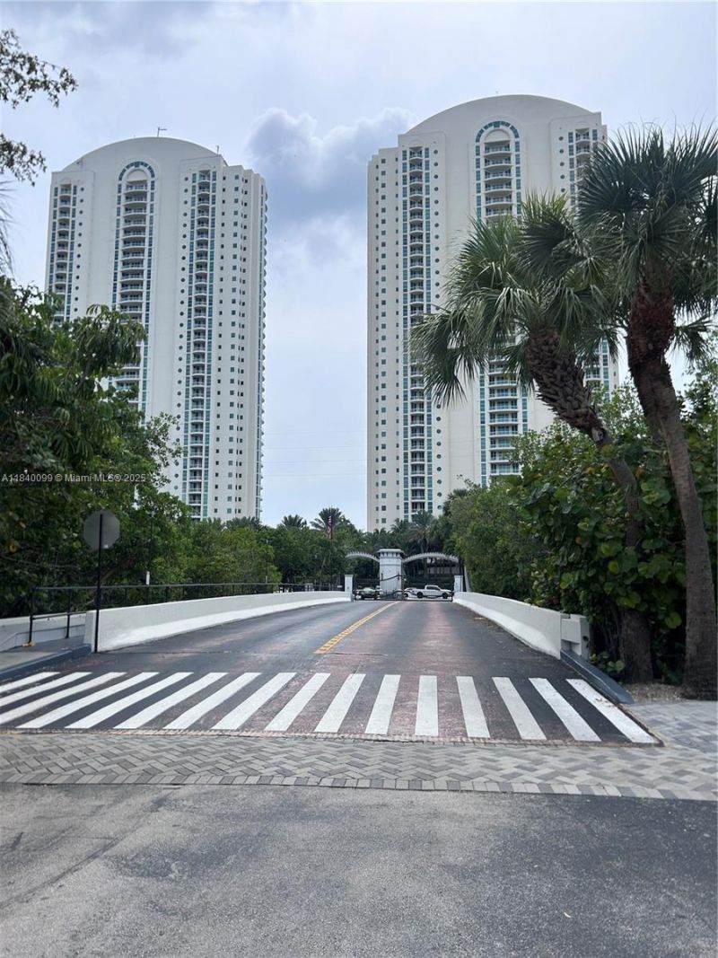 324 Poinciana Dr, Unit 906, Sunny Isles Beach, FL 33160 Photo