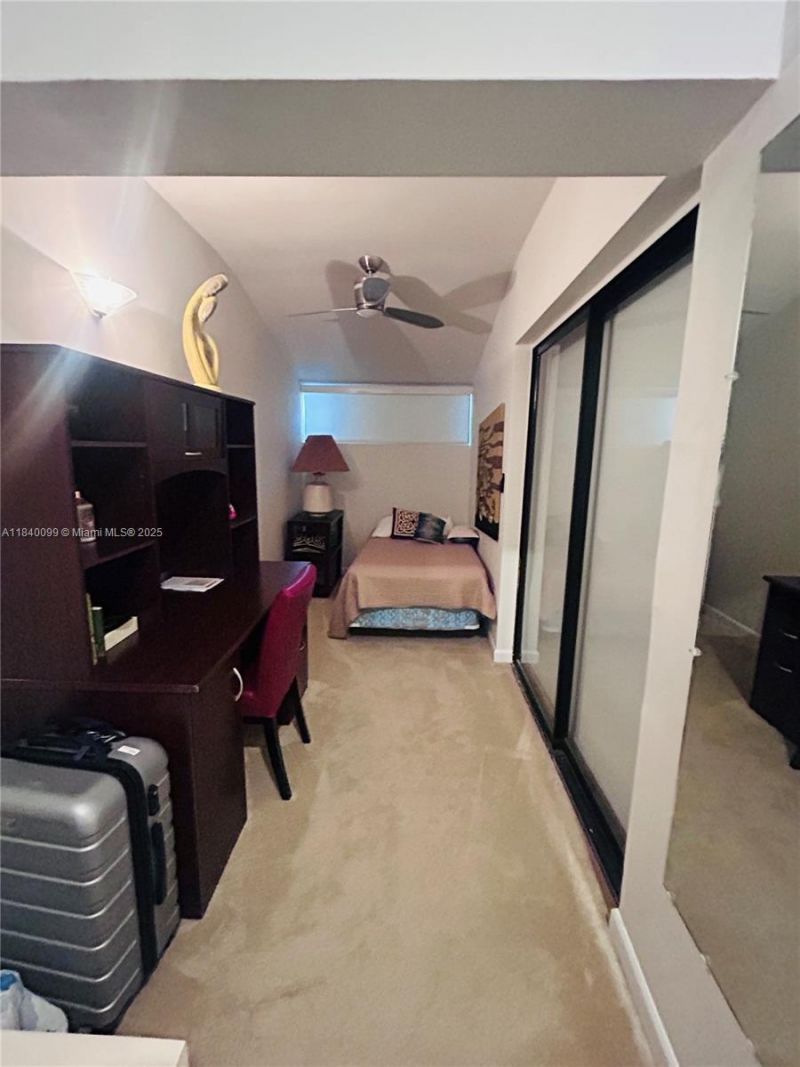 324 Poinciana Dr, Unit 906, Sunny Isles Beach, FL 33160 Photo