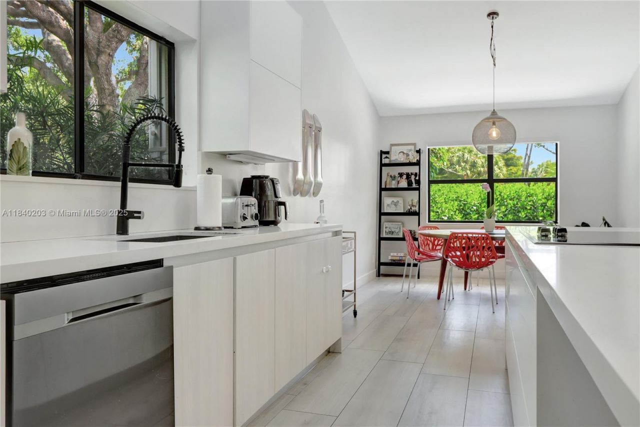 23273 Water Cir, Boca Raton, FL 33486 Photo