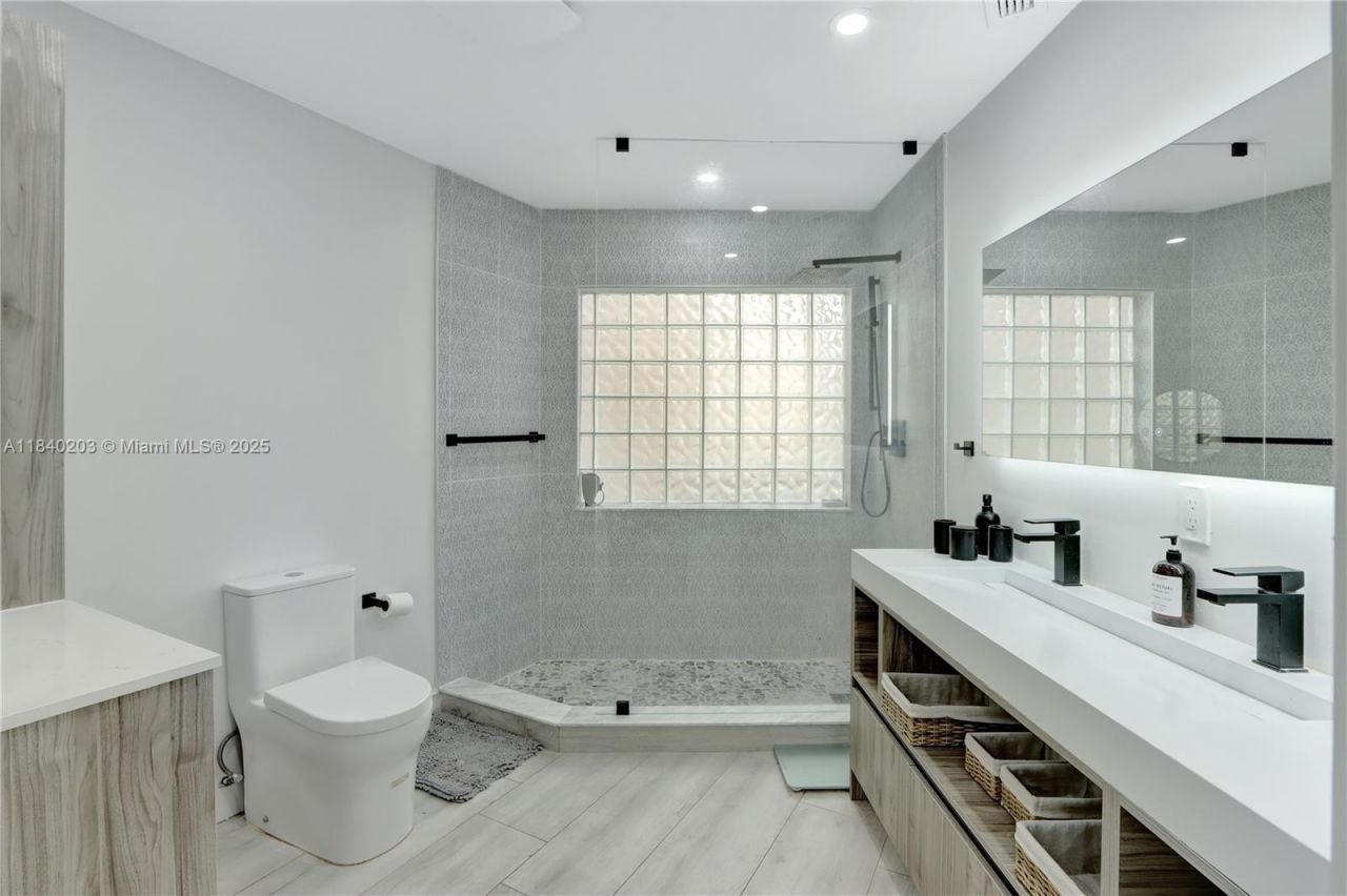 23273 Water Cir, Boca Raton, FL 33486 Photo