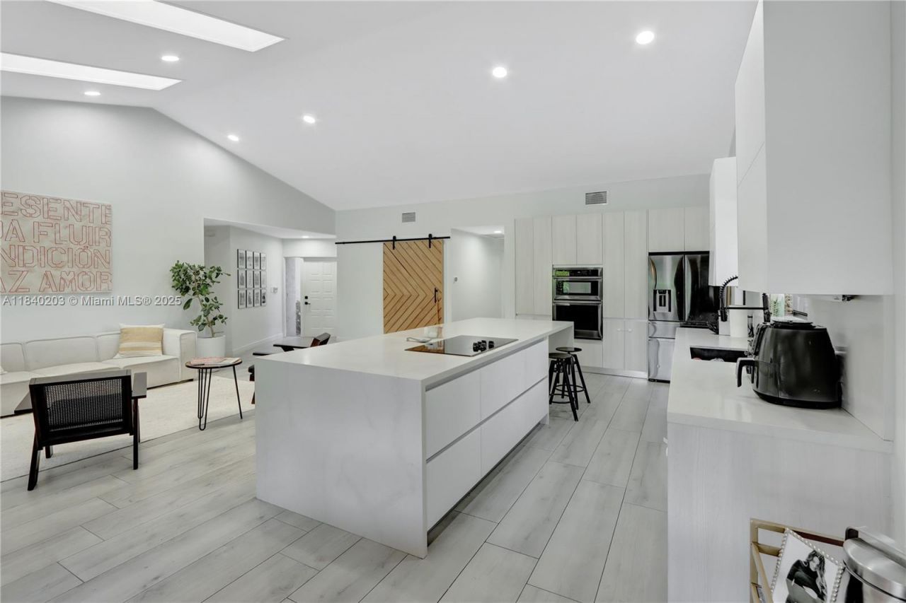 23273 Water Cir, Boca Raton, FL 33486 Photo