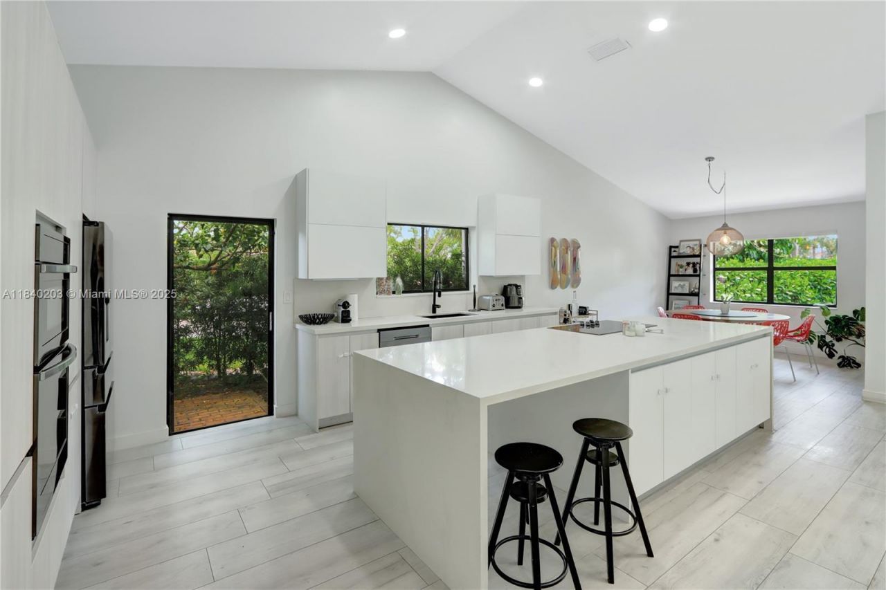 23273 Water Cir, Boca Raton, FL 33486 Photo