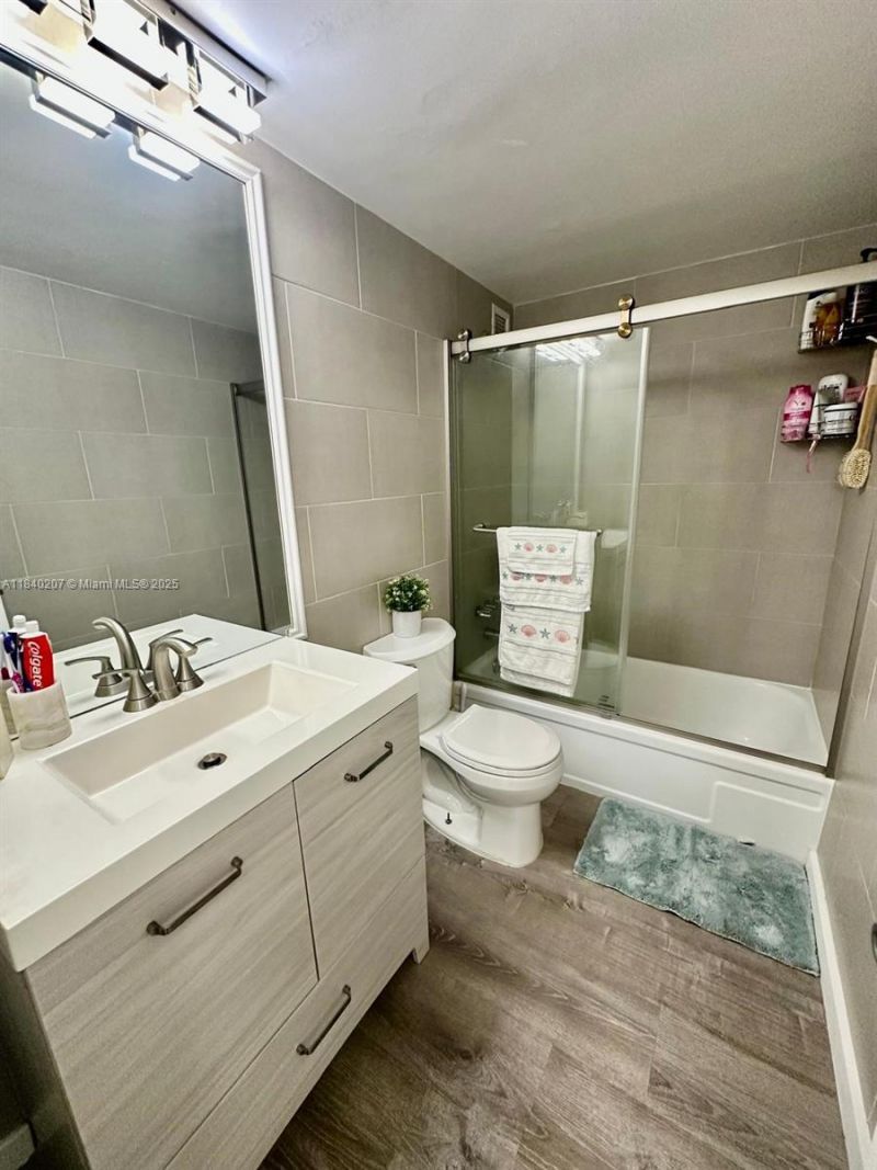 1865 79th St Cswy, Unit 16E, North Bay Village, FL 33141 Photo