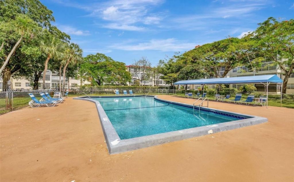 3001 NW 48th Ave, Unit 444, Lauderdale Lakes, FL 33313 Photo