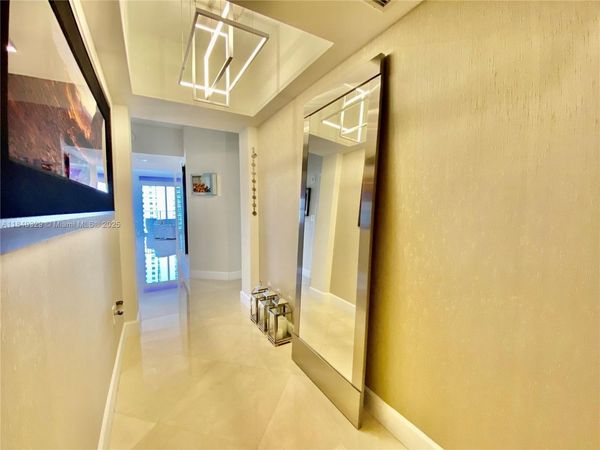 19900 E Country Club Dr, Unit 1220, Aventura, FL 33180