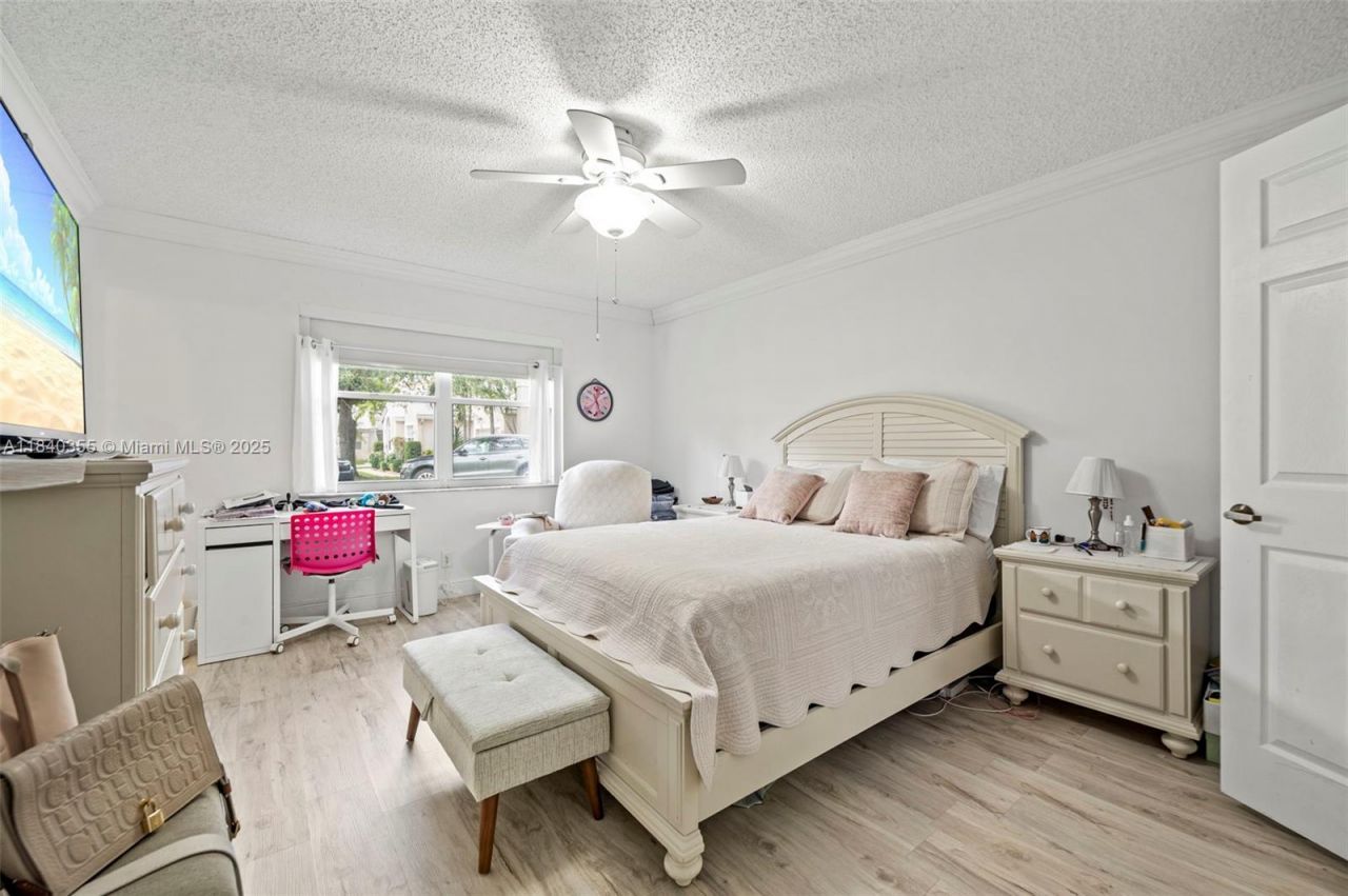 9384 NW 8th Cir, Plantation, FL 33324 Photo