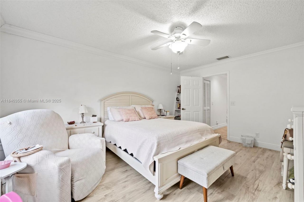 9384 NW 8th Cir, Plantation, FL 33324 Photo