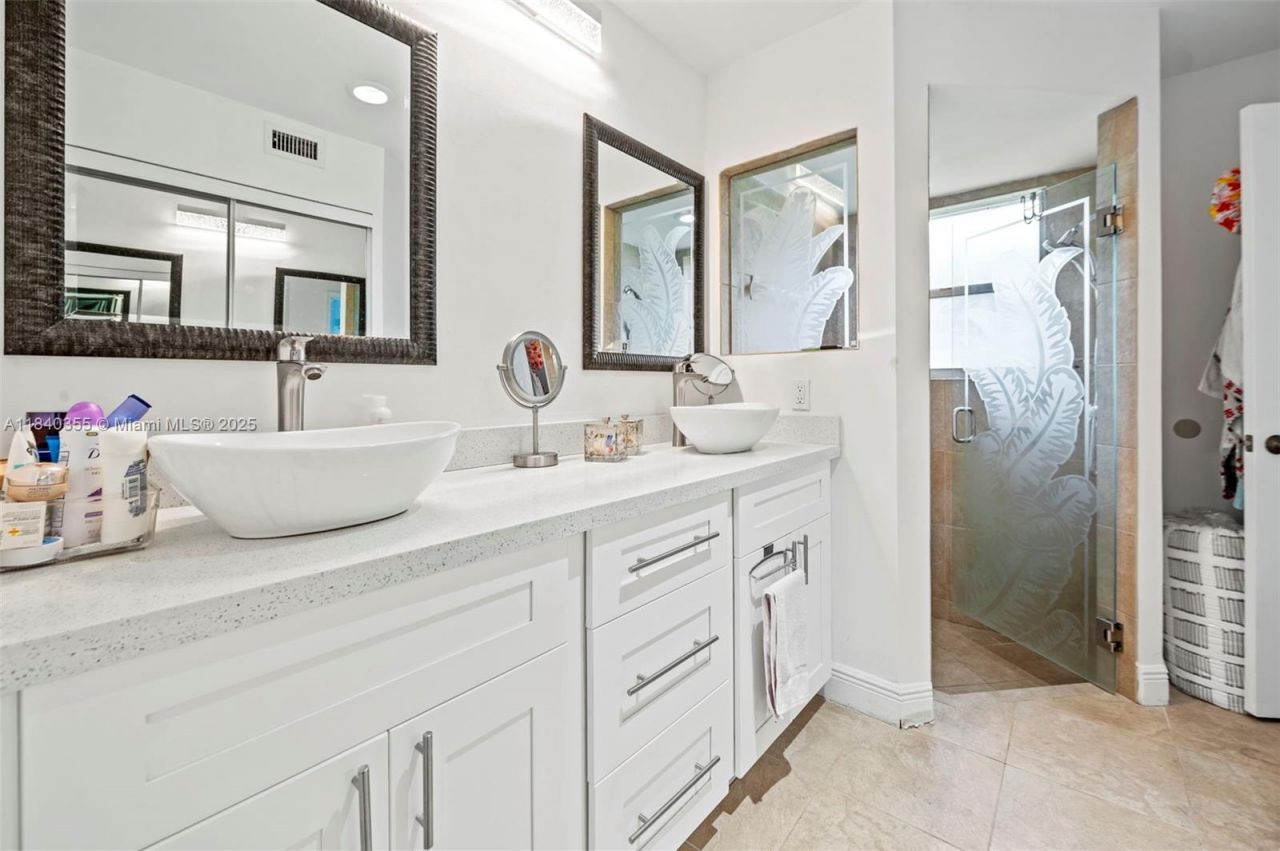 9384 NW 8th Cir, Plantation, FL 33324 Photo