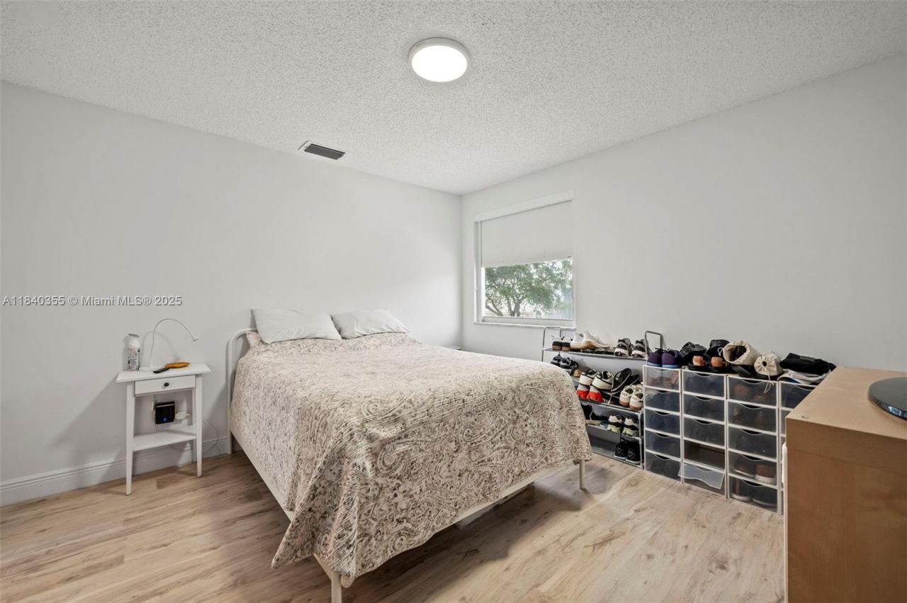 9384 NW 8th Cir, Plantation, FL 33324 Photo