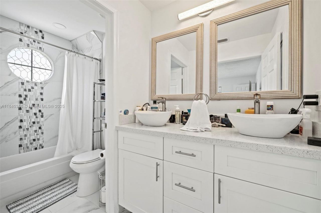 9384 NW 8th Cir, Plantation, FL 33324 Photo