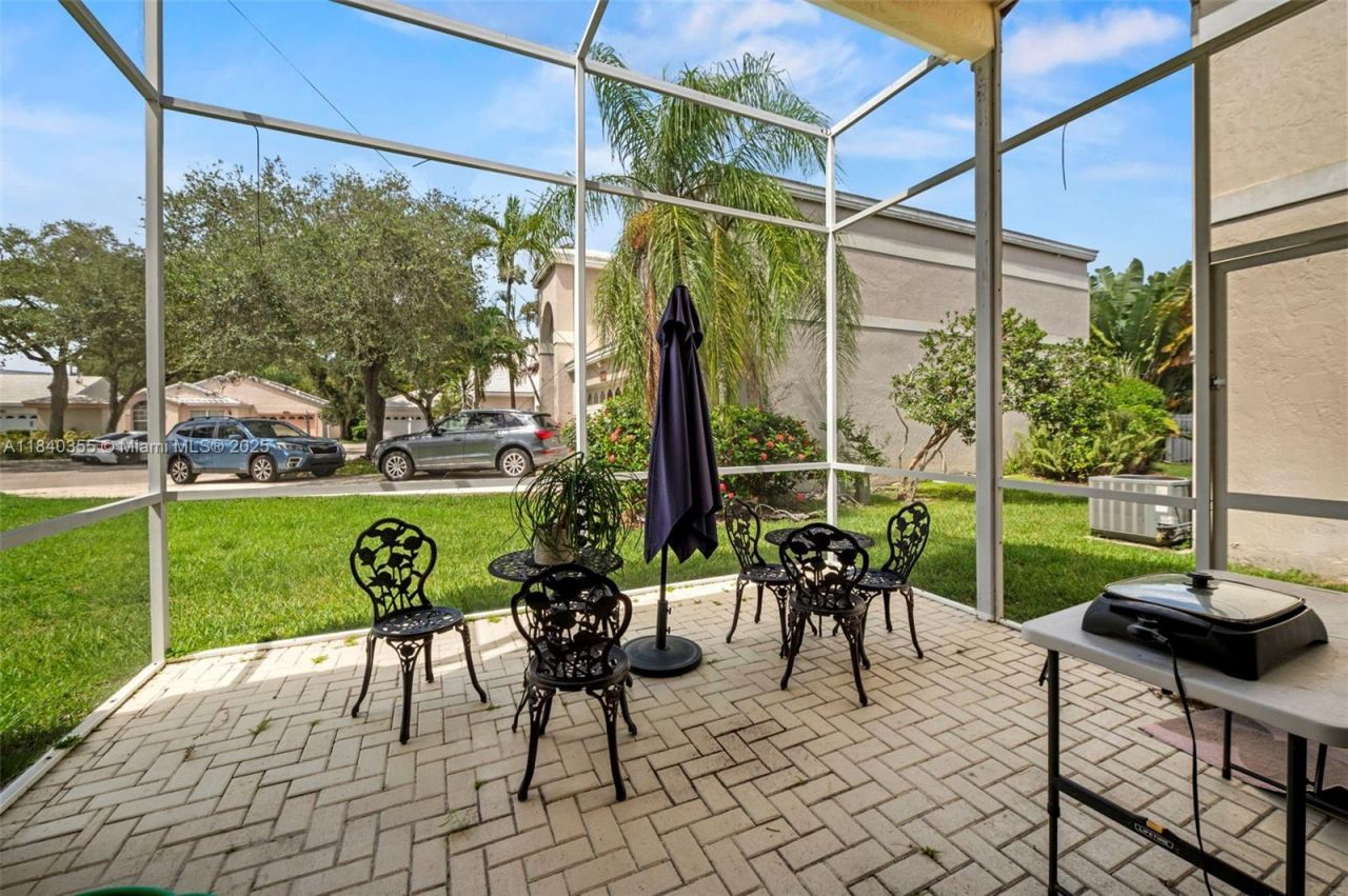 9384 NW 8th Cir, Plantation, FL 33324 Photo