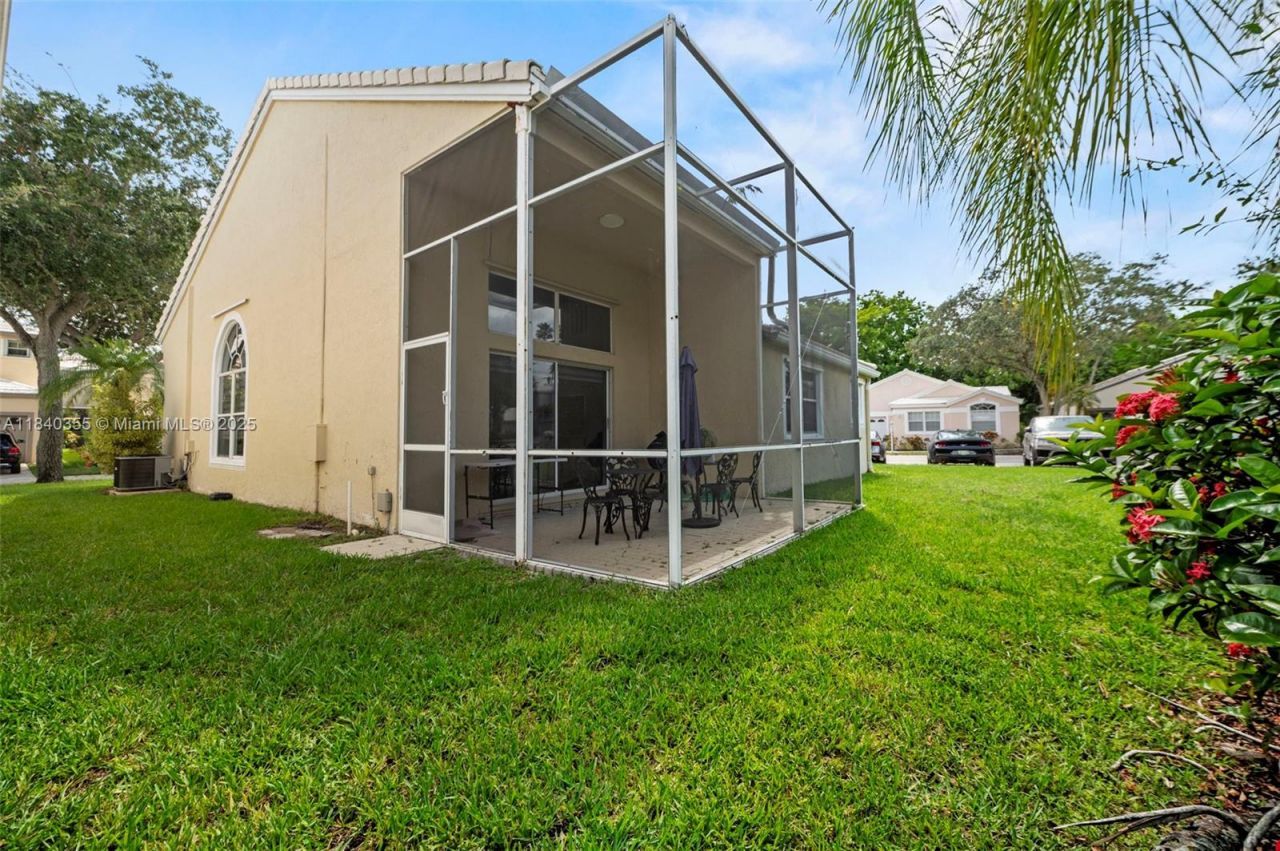 9384 NW 8th Cir, Plantation, FL 33324 Photo