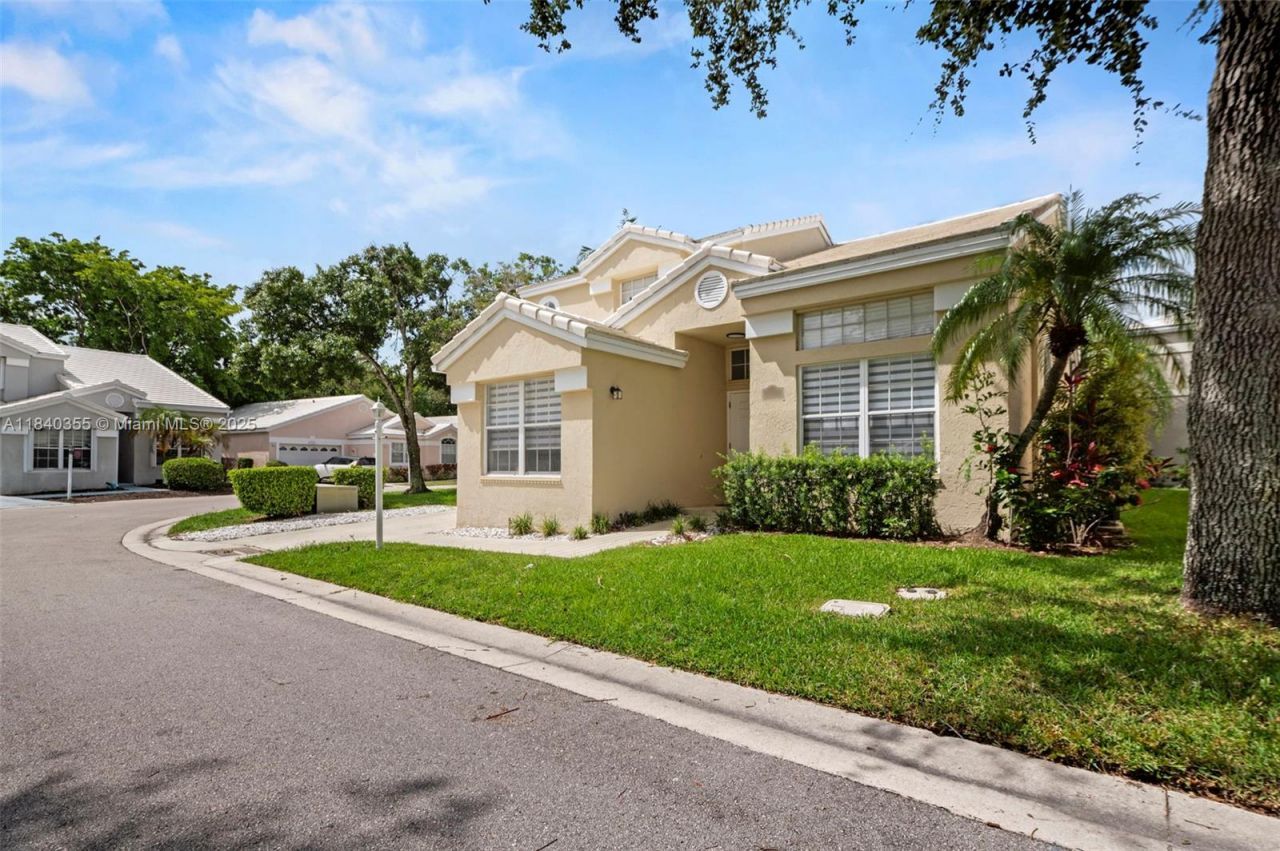 9384 NW 8th Cir, Plantation, FL 33324 Photo