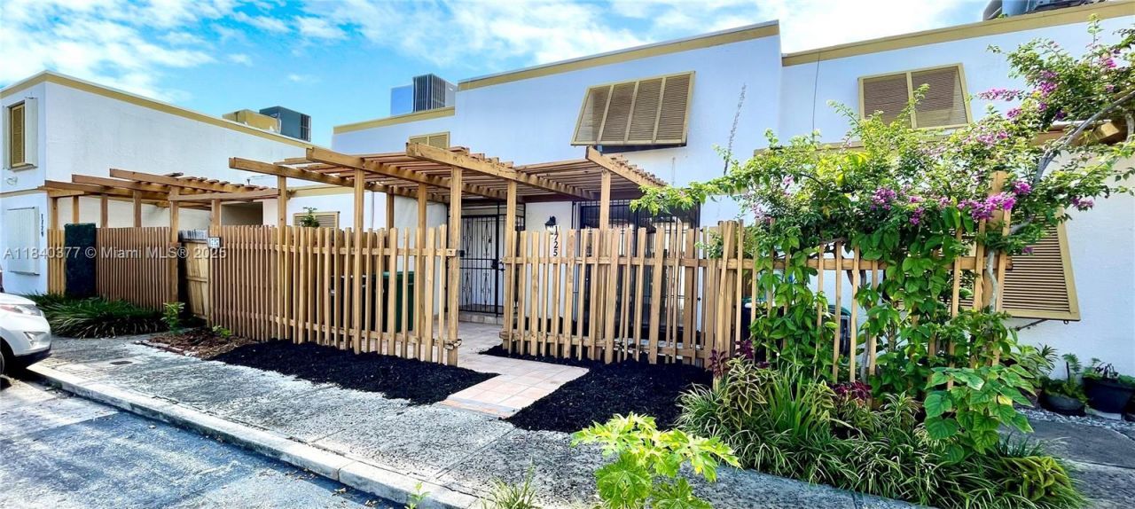 1725 SW 131st Place Cir S, Miami, FL 33175 Photo