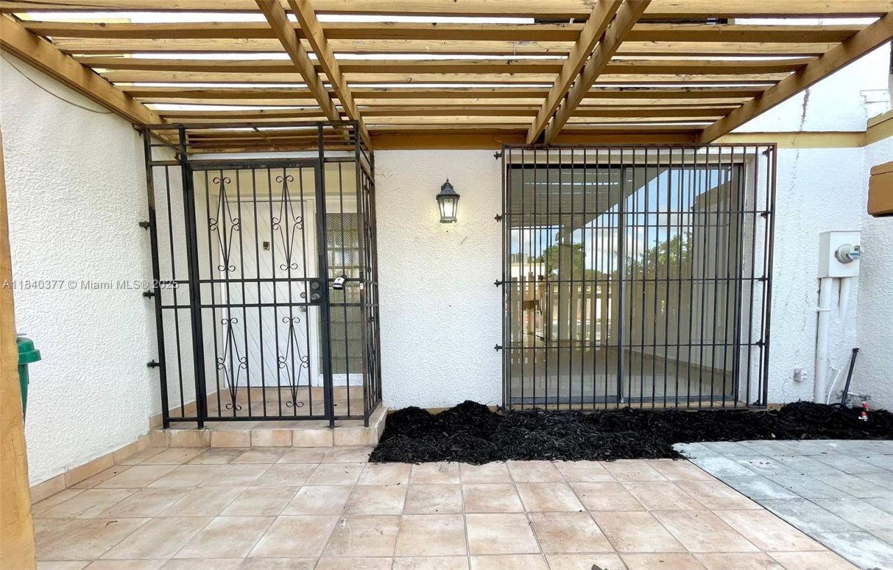 1725 SW 131st Place Cir S, Miami, FL 33175 Photo