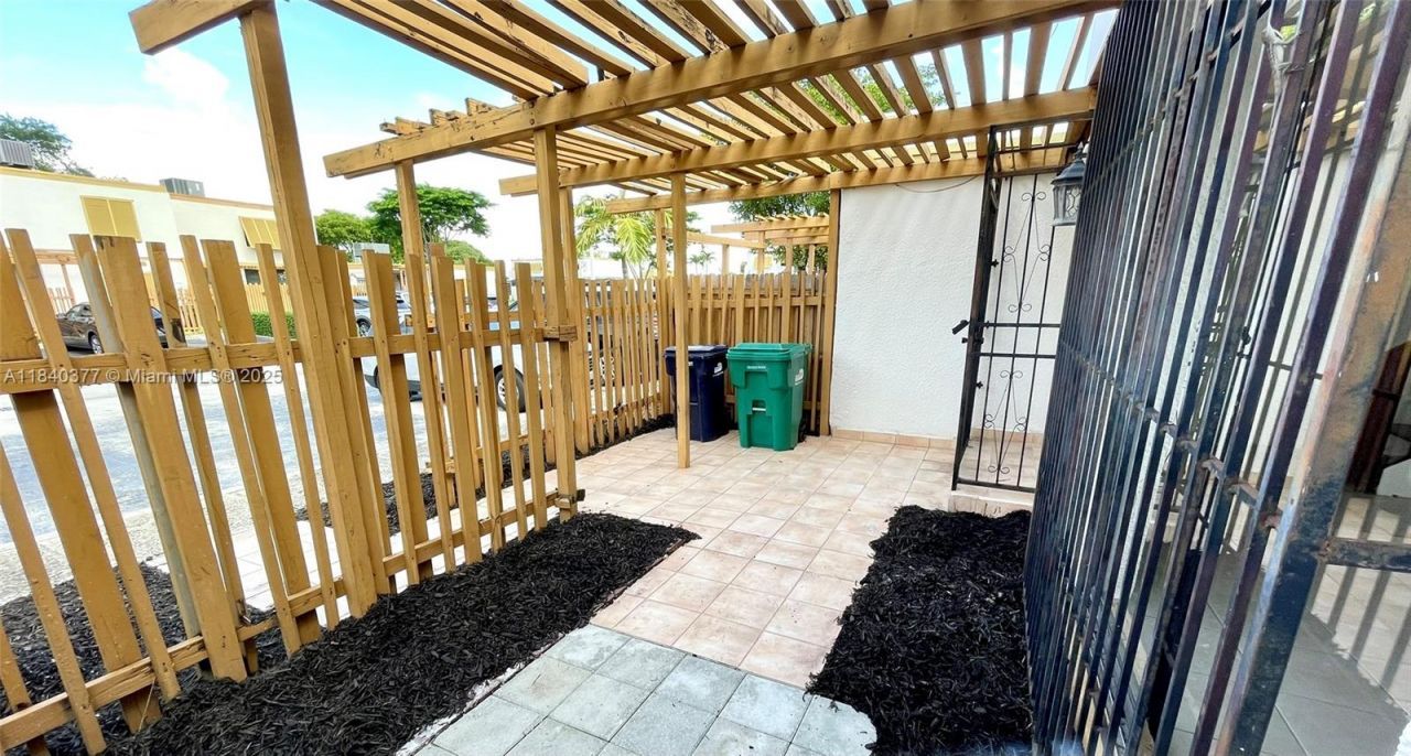 1725 SW 131st Place Cir S, Miami, FL 33175 Photo