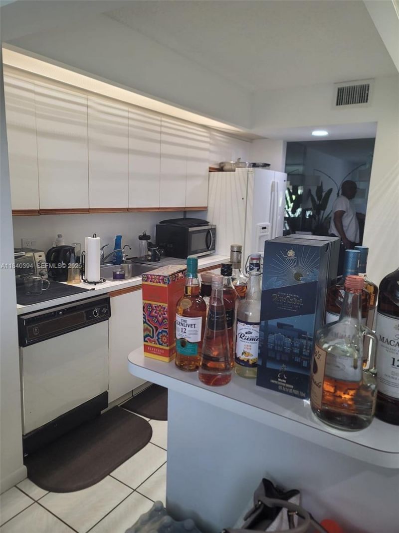 12950 SW 7th Ct, Unit 404A, Pembroke Pines, FL 33027 Photo