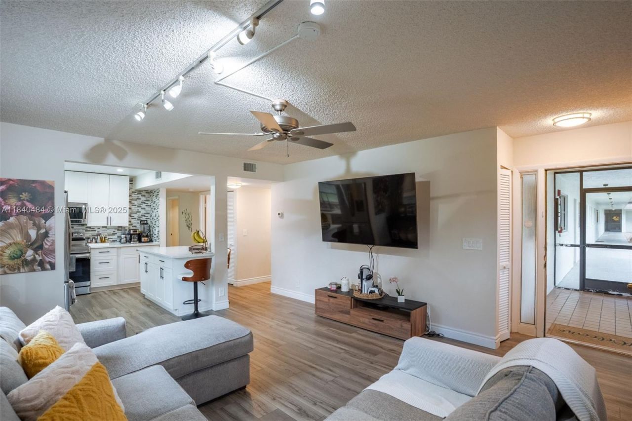7625 NW 79th Ave, Unit 101, Tamarac, FL 33321 Photo