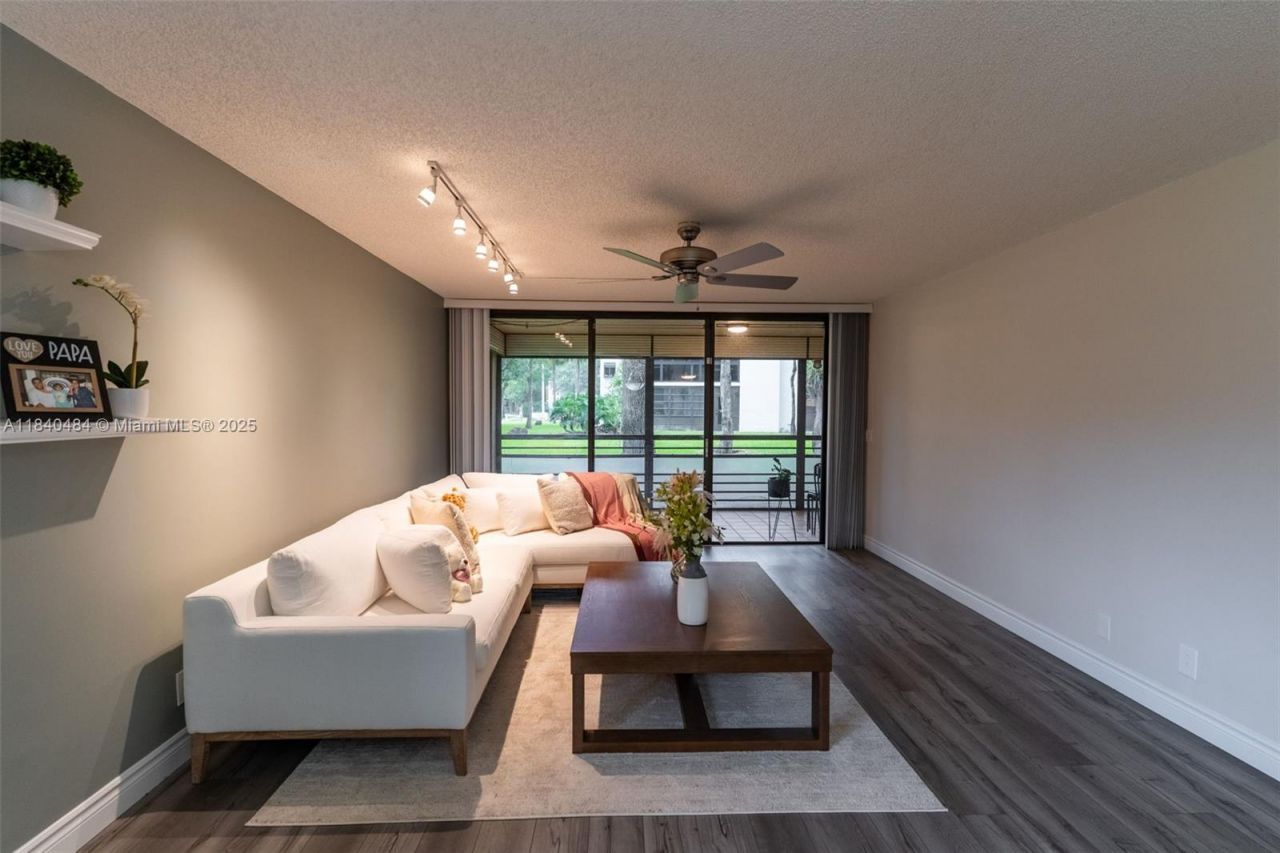 7625 NW 79th Ave, Unit 101, Tamarac, FL 33321 Photo